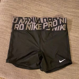 Women’s Nike Pros